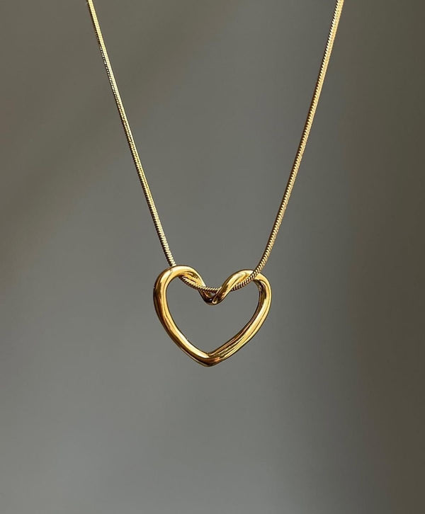 Minimalist Open-Heart Pendant Necklace - Golden